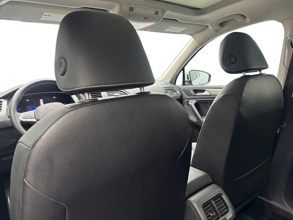 Used 2024 Volkswagen Tiguan SE FWD image 35
