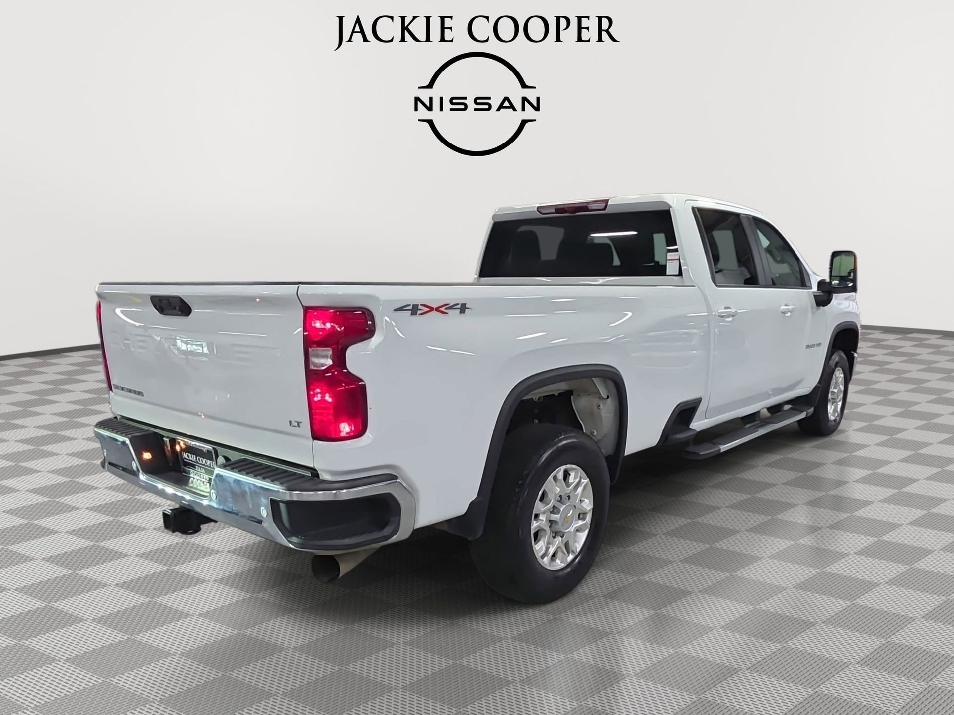 Used 2025 Chevrolet Silverado 3500 LT w/ Safety Package image 5