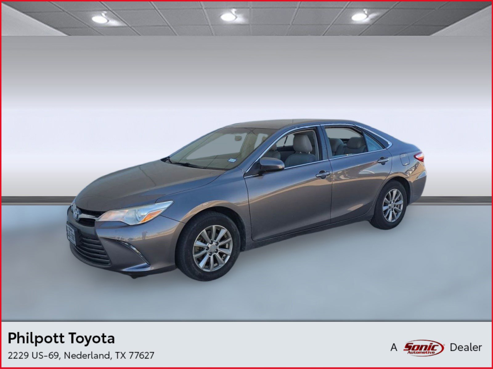 Used 2015 Toyota Camry LE image 1