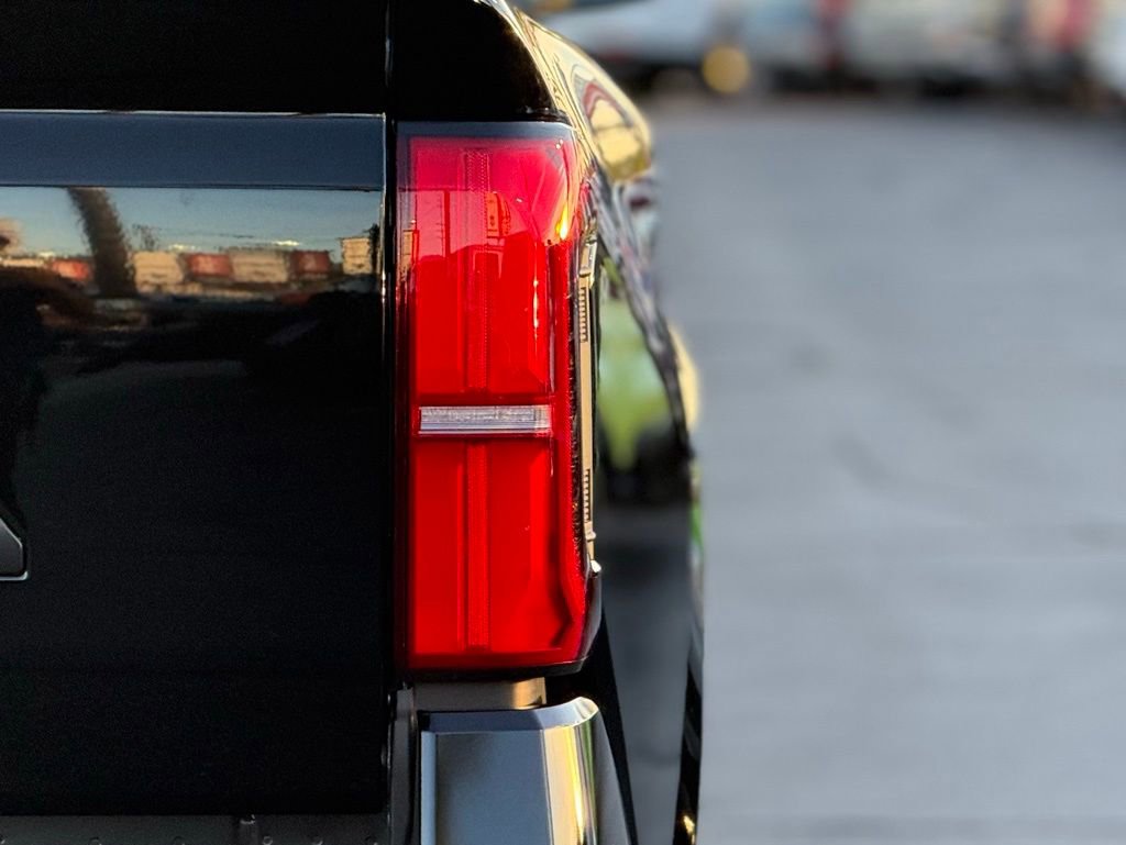 Used 2025 Toyota Tacoma SR5 image 10