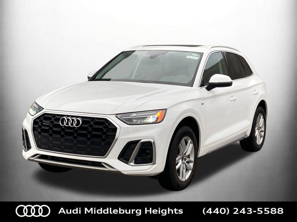 Certified 2023 Audi Q5 2.0T Premium w/ Convenience Package image 2