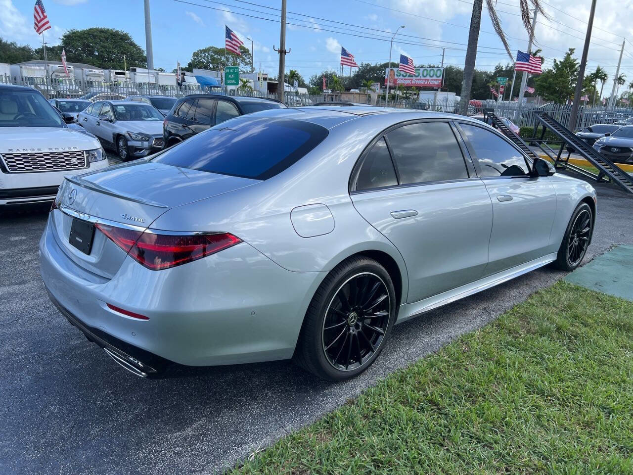 Used 2023 Mercedes-Benz S 580 4MATIC Sedan image 6