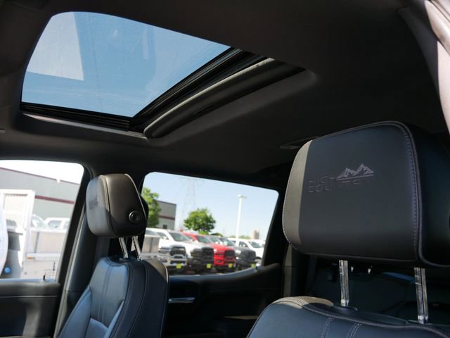Used 2019 Chevrolet Silverado 1500 High Country w/ Technology Package AWD/4WD image 21