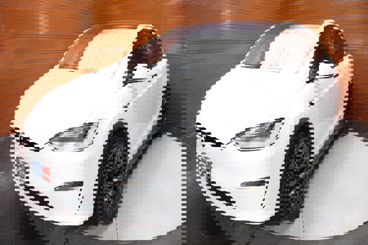 Used 2023 Tesla Model X 7 Seater AWD Driving Com 4 image 5