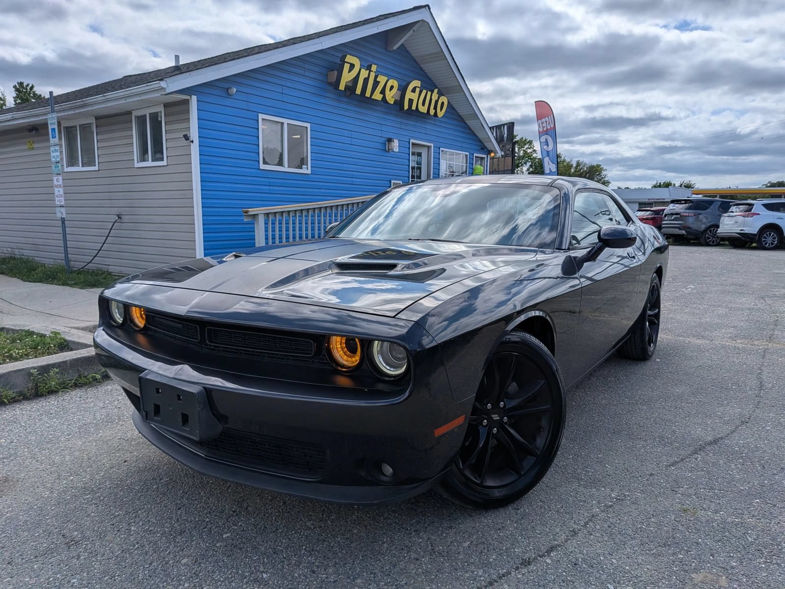 Used 2017 Dodge Challenger SXT w/ Blacktop Package RWD image 2
