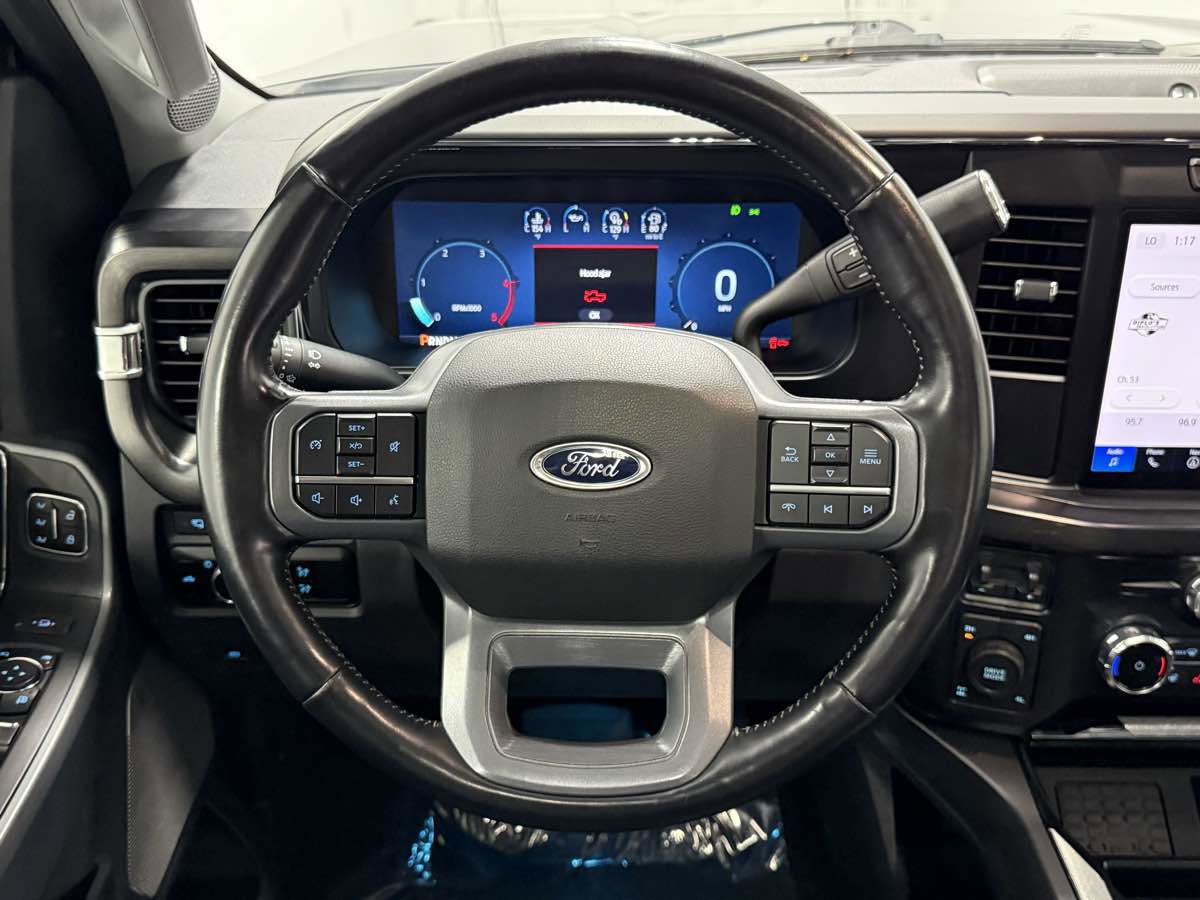 Used 2023 Ford F250 Lariat w/ Black Appearance Package image 17