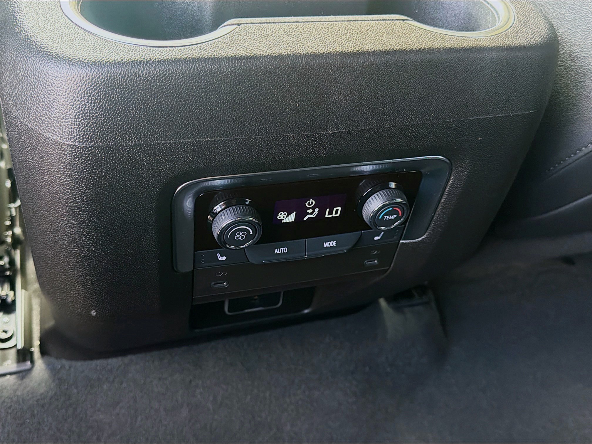 Used 2025 Chevrolet Suburban LT w/ Comfort Package RWD image 20