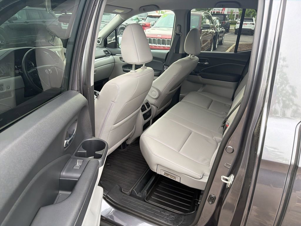 Used 2017 Honda Ridgeline RTL image 11