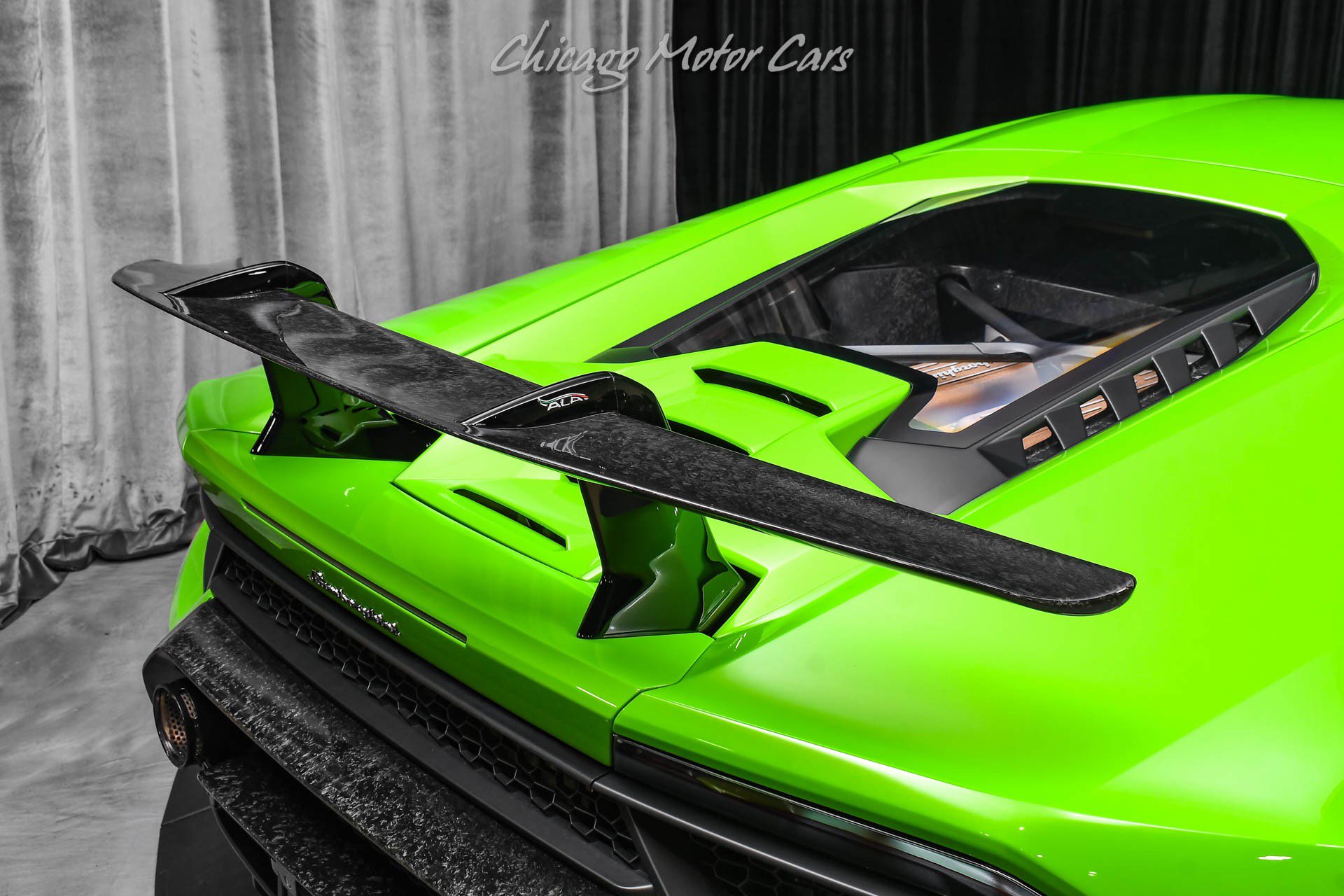Used 2018 Lamborghini Huracan Performante AWD/4WD image 37