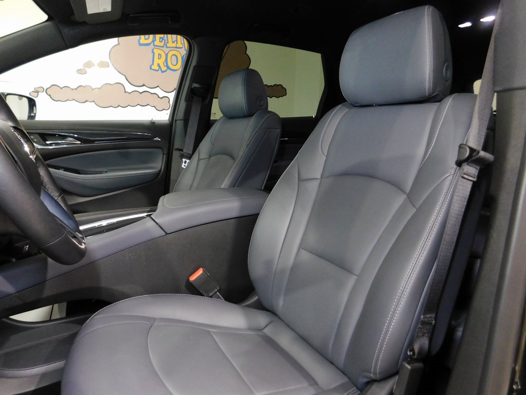 Used 2024 Buick Enclave Essence image 31