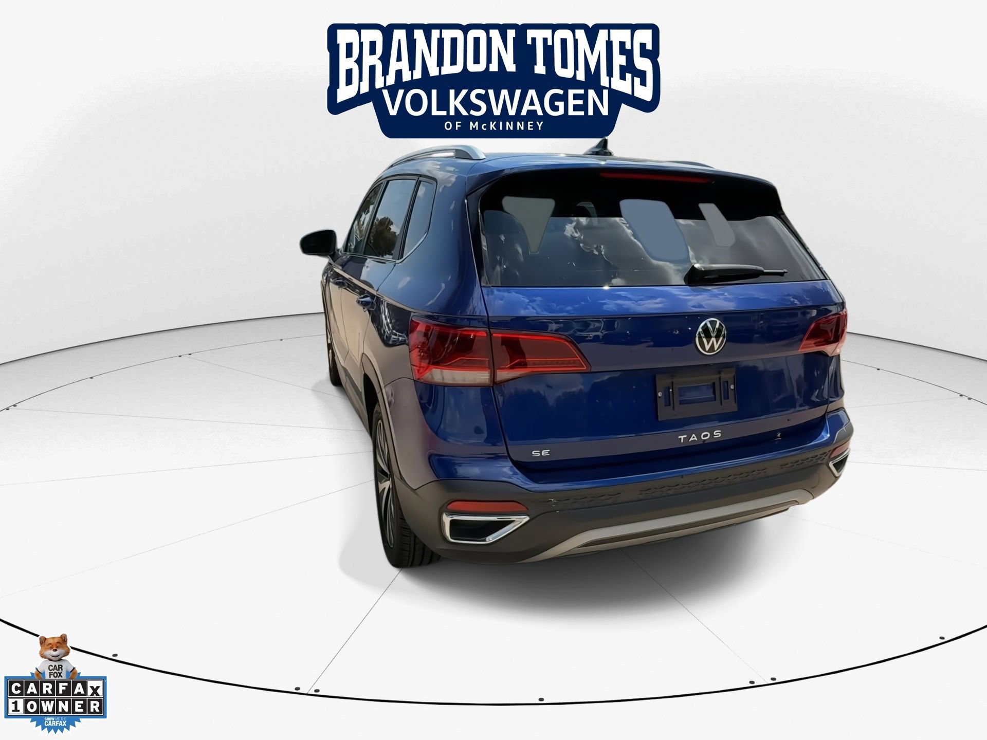 Used 2023 Volkswagen Taos SE w/ Panoramic Sunroof Package FWD image 7