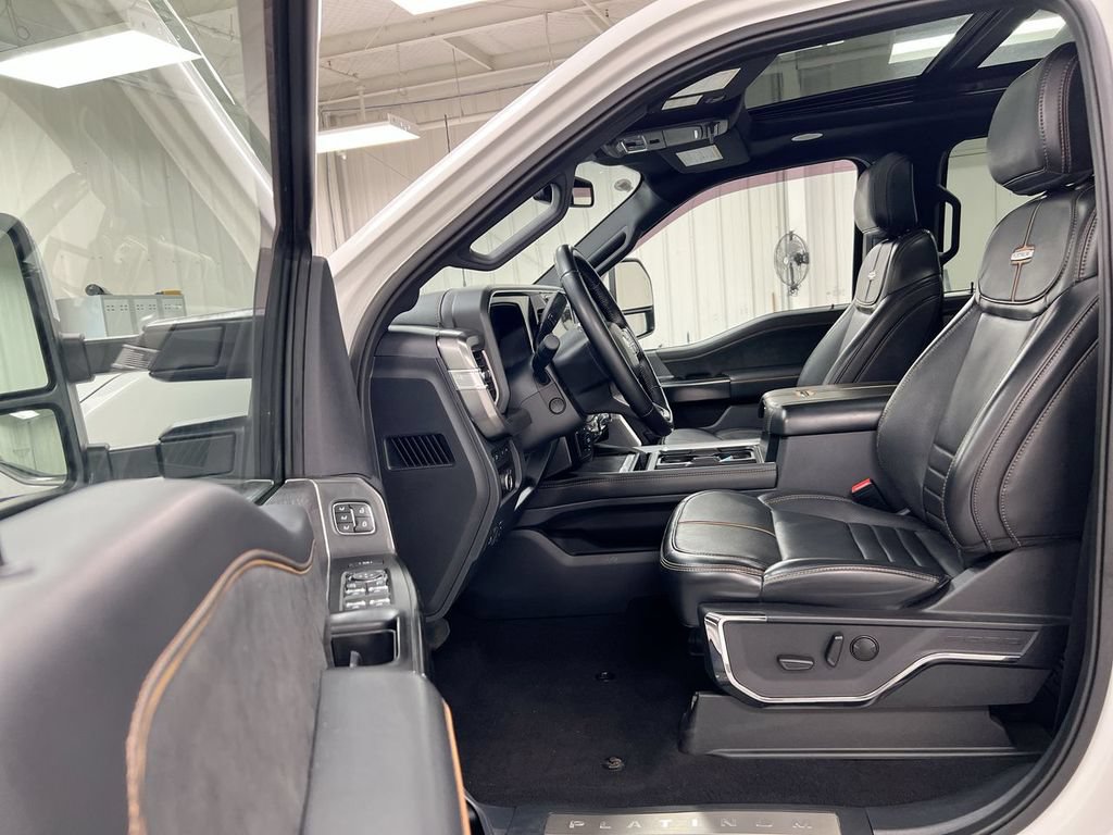 Used 2023 Ford F450 Platinum w/ FX4 Off-Road Package AWD/4WD image 16