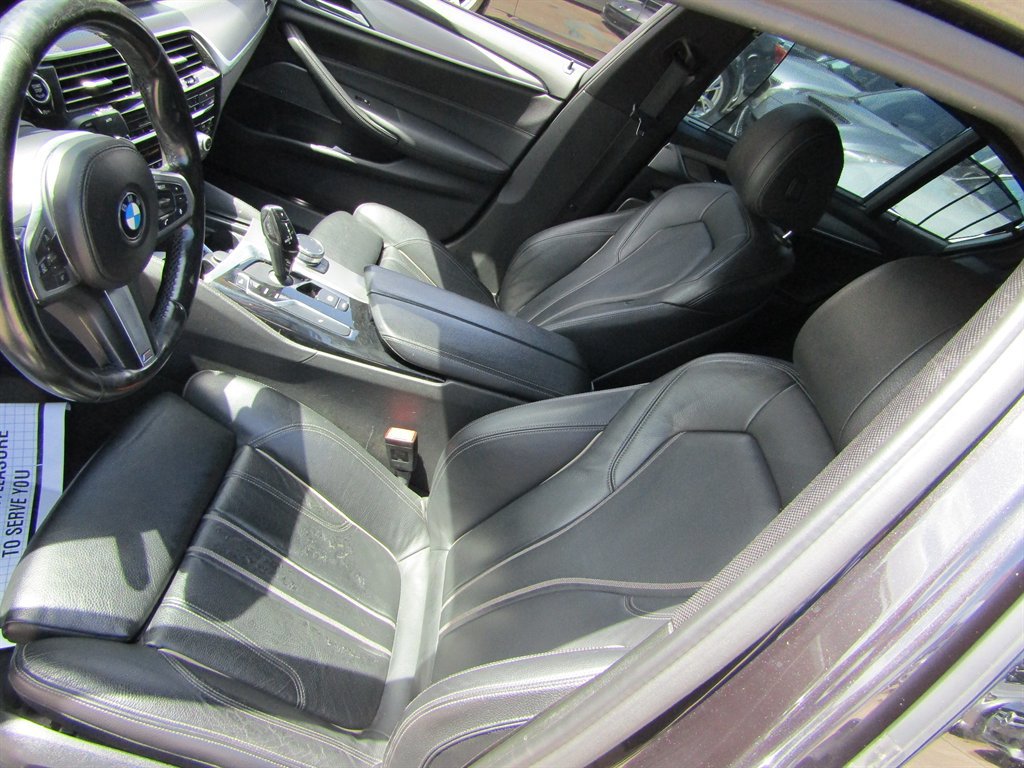Used 2019 BMW 540i w/ M Sport Package RWD image 9