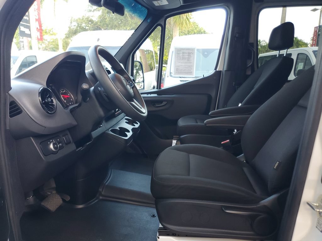 Used 2024 Mercedes-Benz Sprinter 2500 image 17
