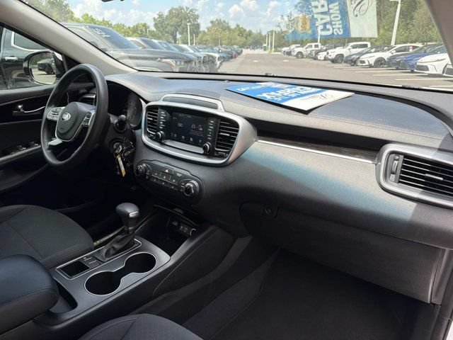 Used 2020 Kia Sorento LX FWD image 17