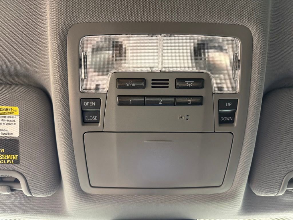 Used 2019 Toyota Highlander XLE FWD image 42
