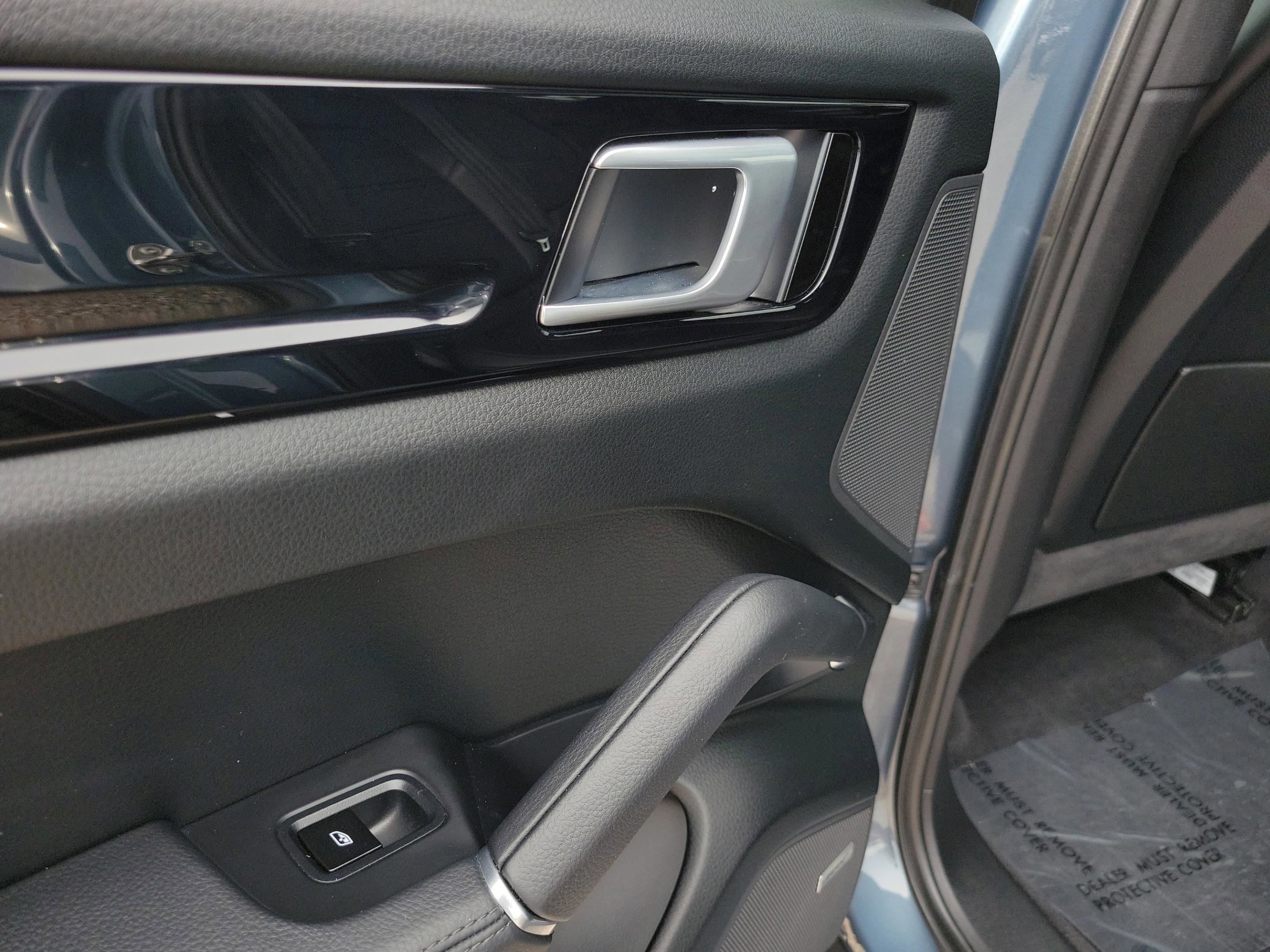 Used 2020 Porsche Cayenne E-Hybrid image 12