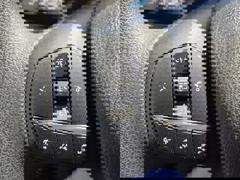 Used 2022 Ford Escape SE w/ SE Sport Appearance Package image 25