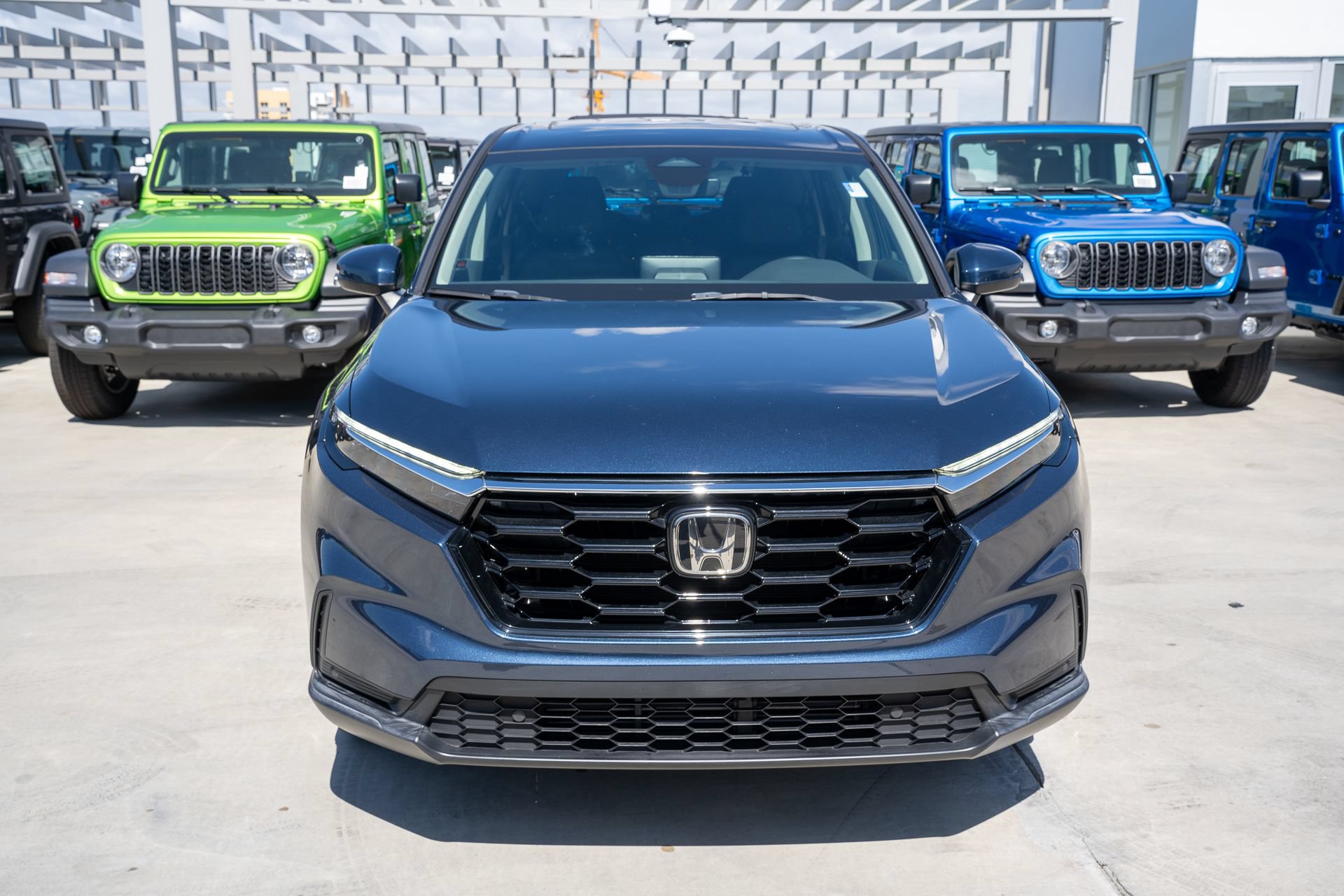 Used 2023 Honda CR-V EX-L image 2