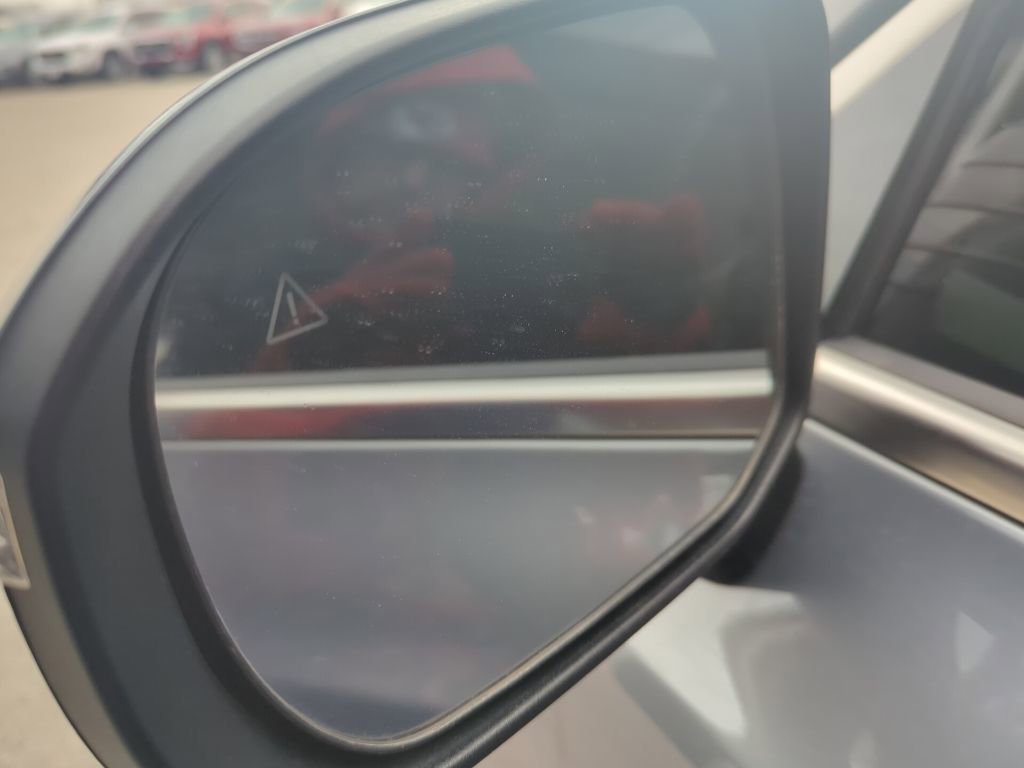 Used 2023 Kia Telluride S image 12