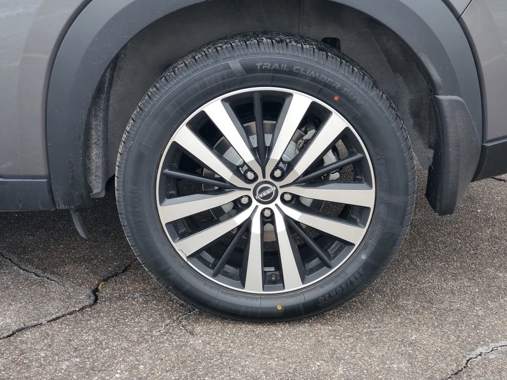 Used 2023 Nissan Pathfinder Platinum image 5