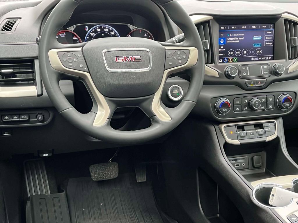 Used 2024 GMC Terrain Denali w/ Denali Premium Package image 12