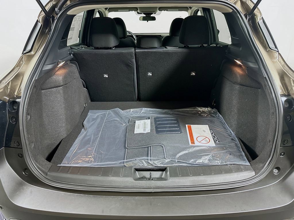 Used 2026 Nissan Kicks SV w/ Cold Weather Package image 19