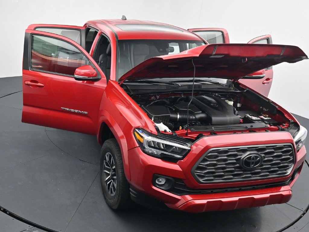 Used 2022 Toyota Tacoma TRD Sport w/ TRD Premium Sport Package AWD/4WD image 39