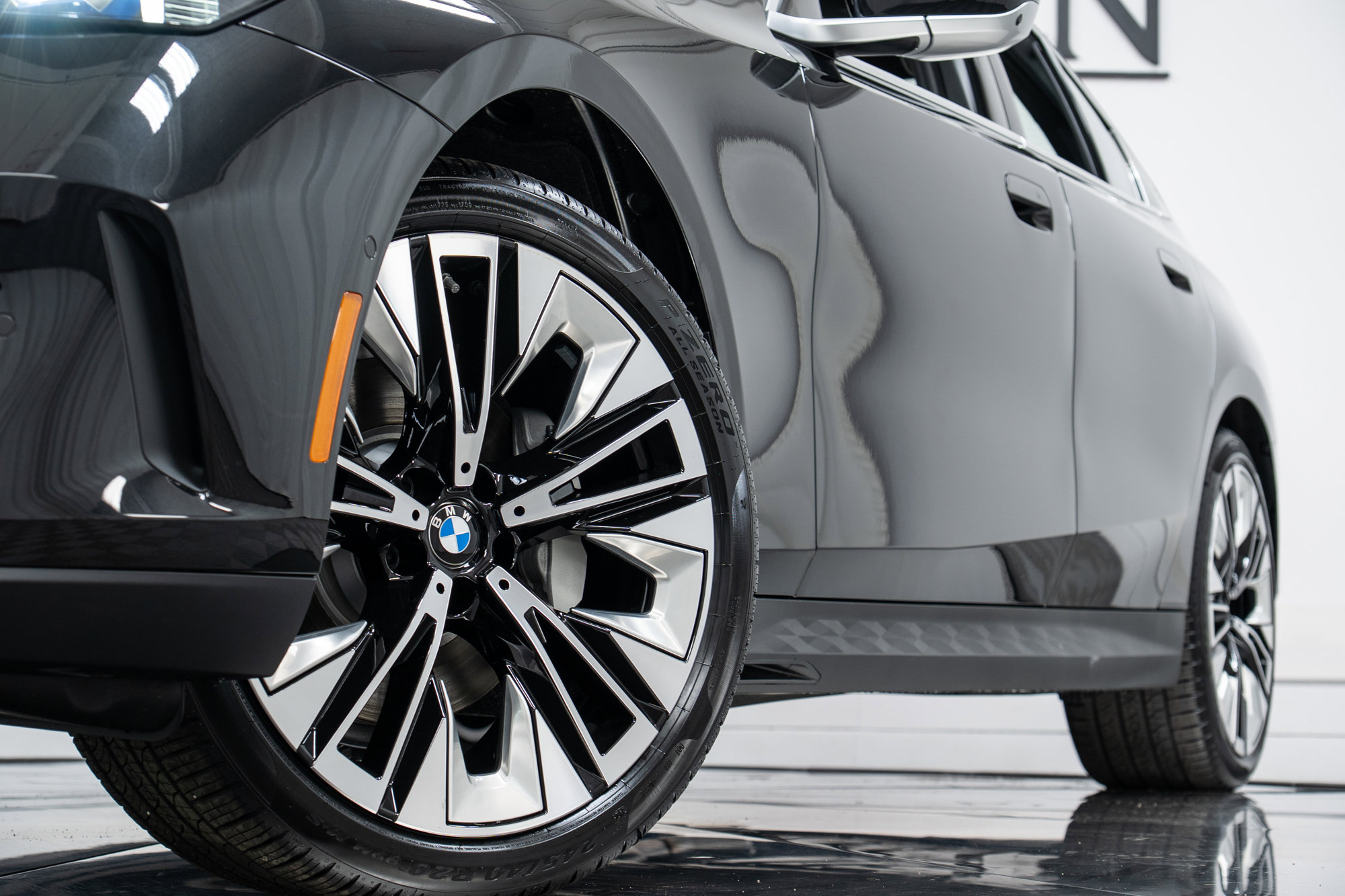 New 2026 BMW 530i xDrive w/ Premium Package image 28