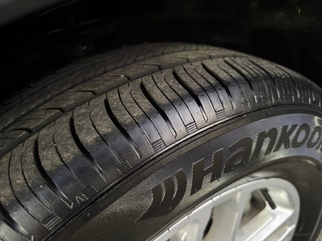 Used 2025 Ford Explorer Active image 28