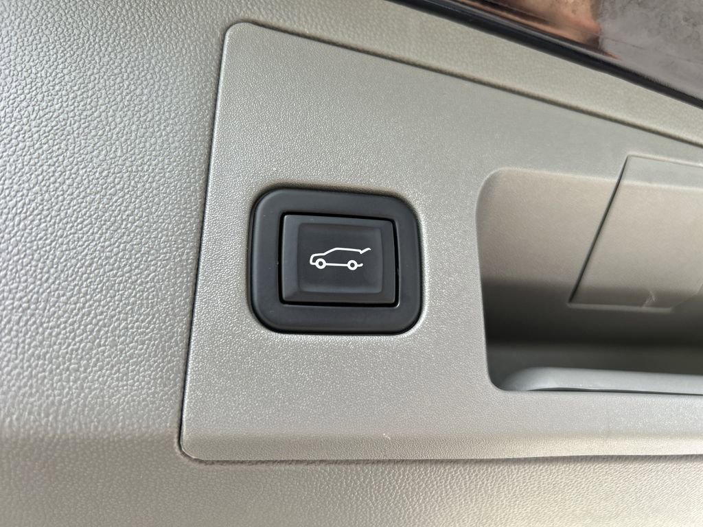 Used 2022 Cadillac XT5 Premium Luxury w/ Technology Package image 11