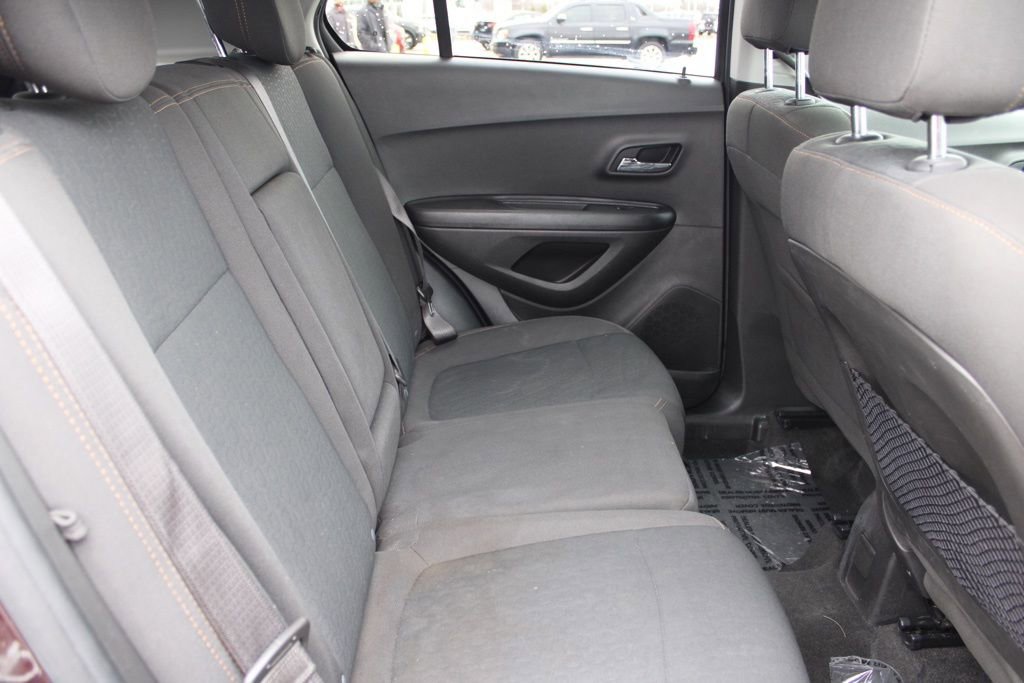 Used 2021 Chevrolet Trax LS w/ Tint and Cruise Package image 22