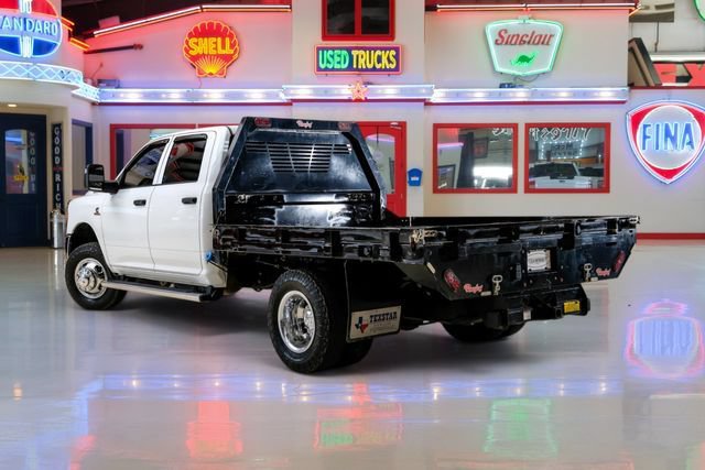 Used 2024 RAM 3500 Tradesman w/ Chrome Appearance Group AWD/4WD image 4