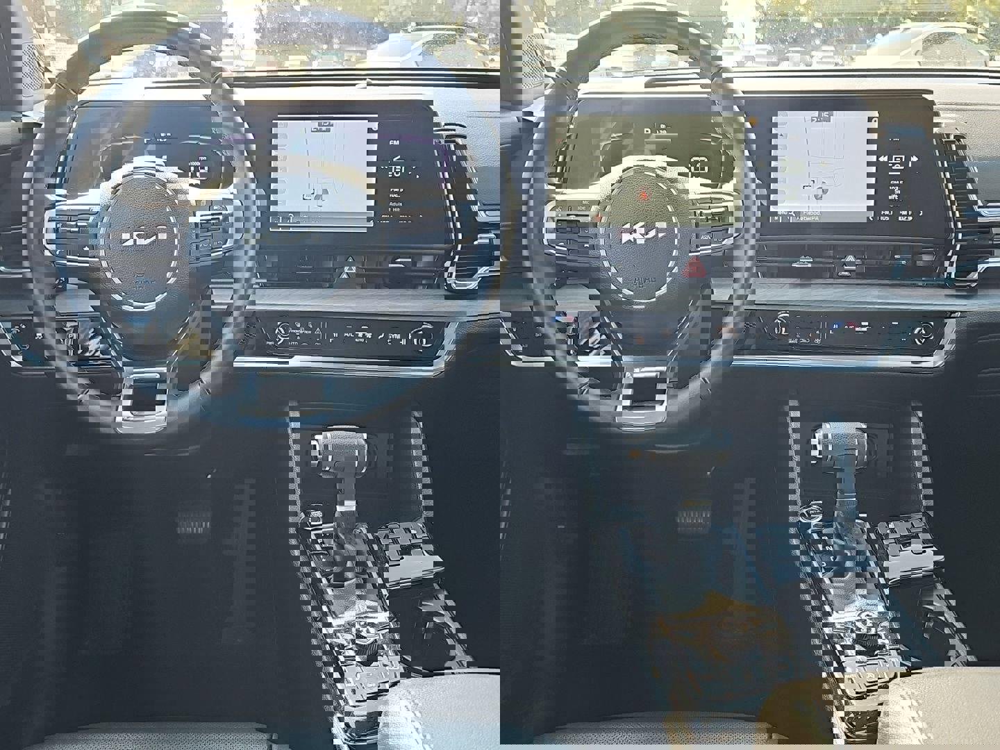 Used 2025 Kia Sportage X-Line w/ Premium Package image 13