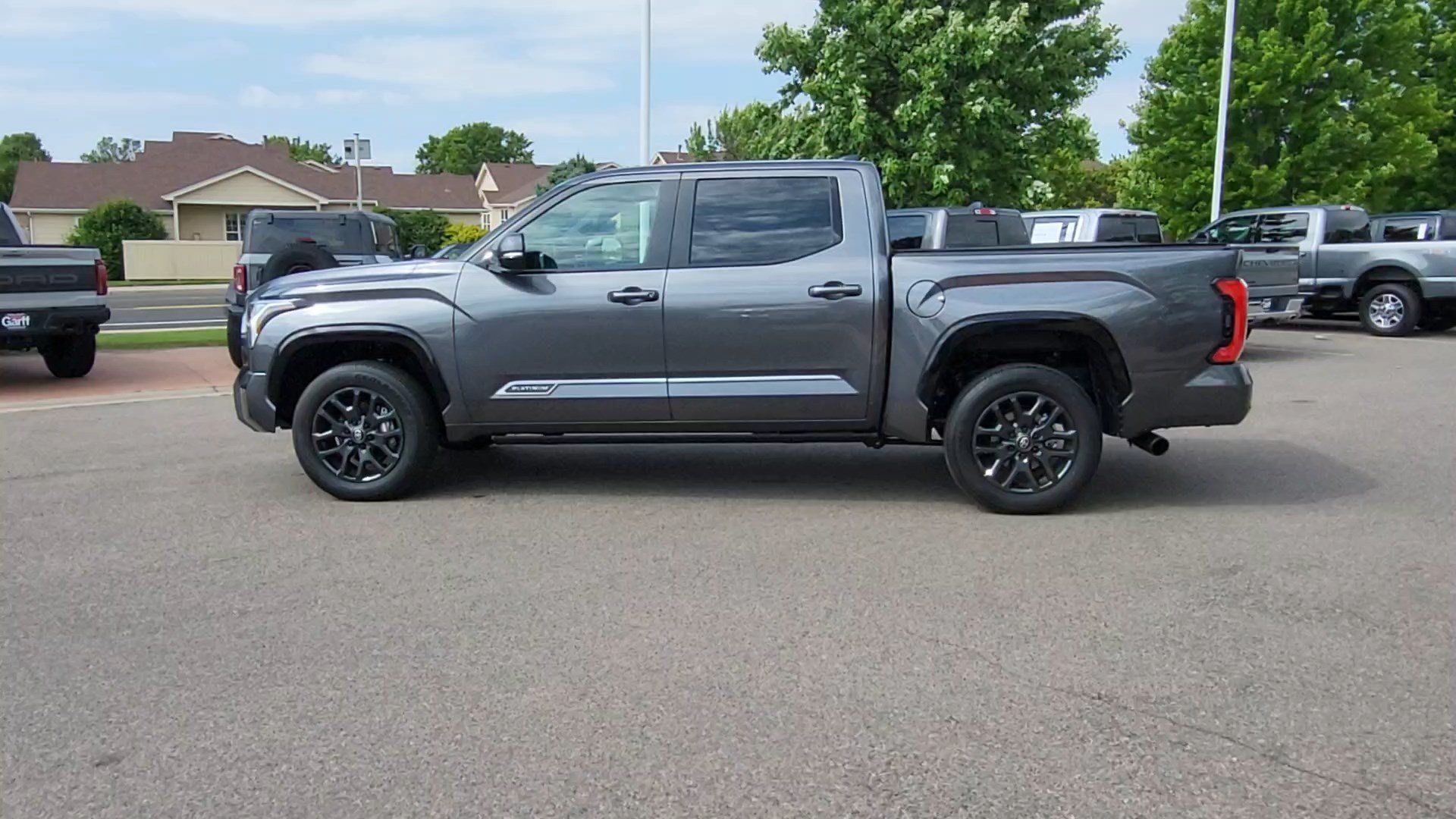 Used 2025 Toyota Tundra Platinum AWD/4WD image 2