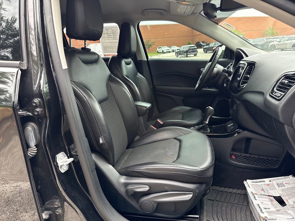 Used 2019 Jeep Compass Latitude FWD image 27