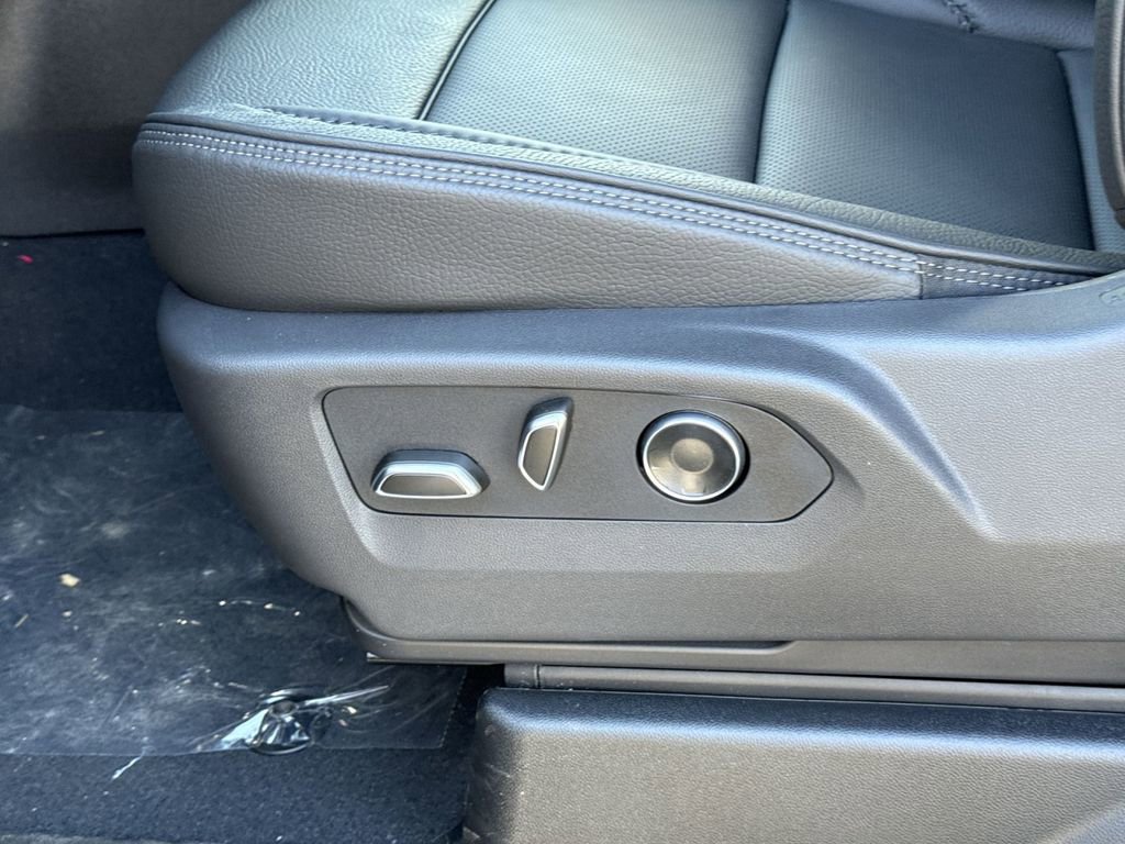 New 2026 GMC Yukon XL Denali image 14