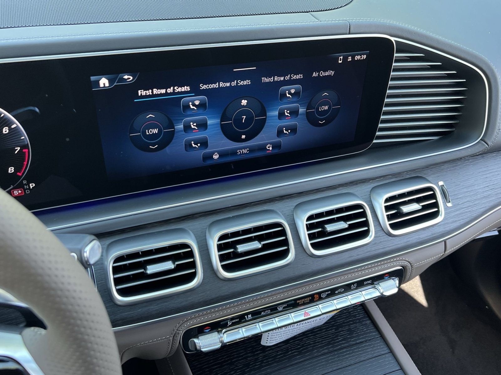 New 2026 Mercedes-Benz GLS 63 AMG 4MATIC image 26