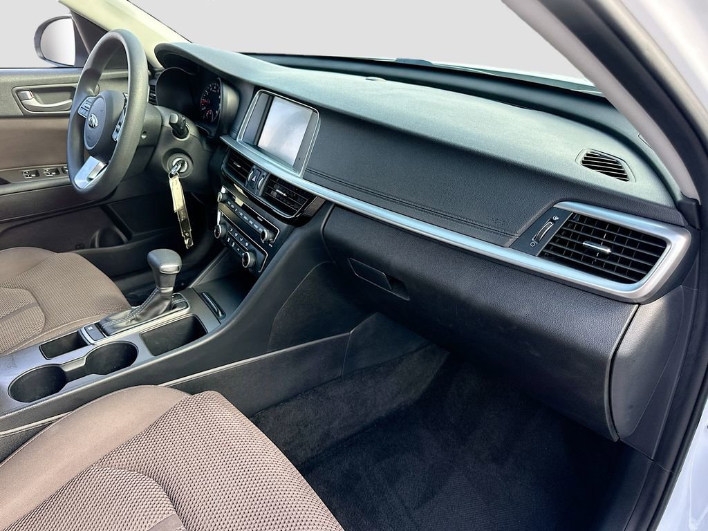 Used 2020 Kia Optima LX image 24
