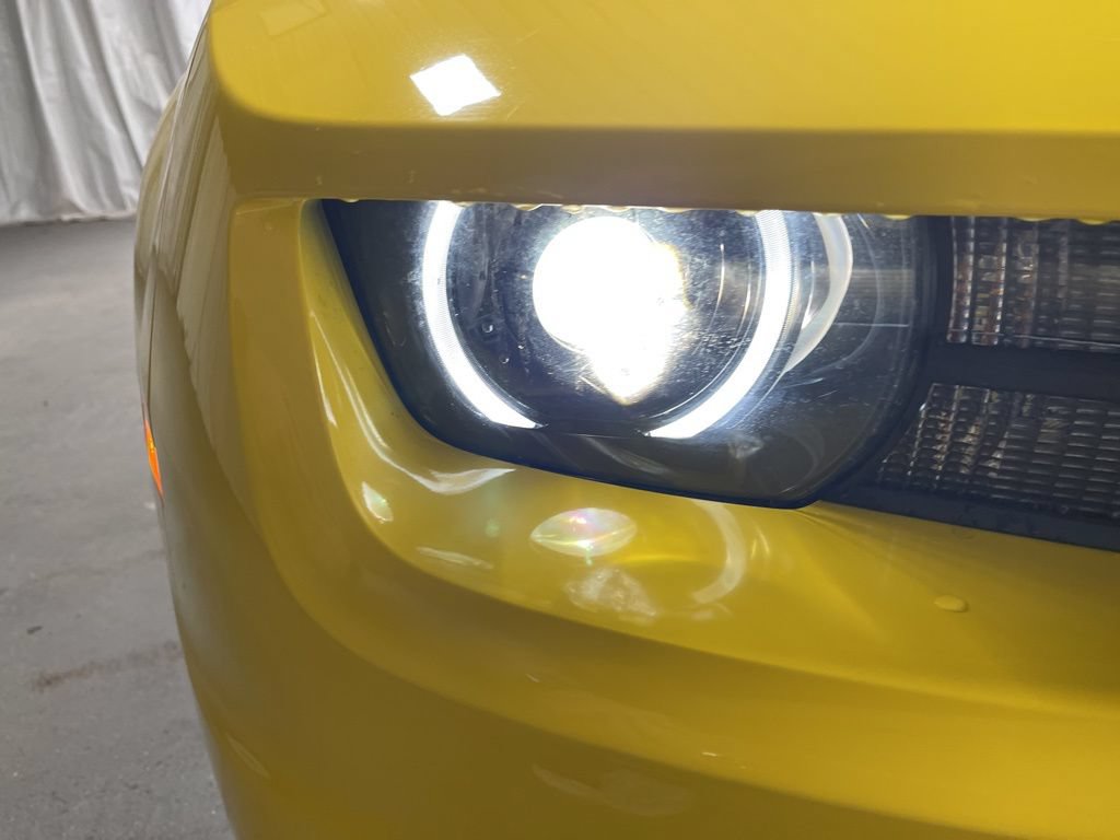 Used 2010 Chevrolet Camaro SS w/ LPO, Ground Effects Package RWD image 32