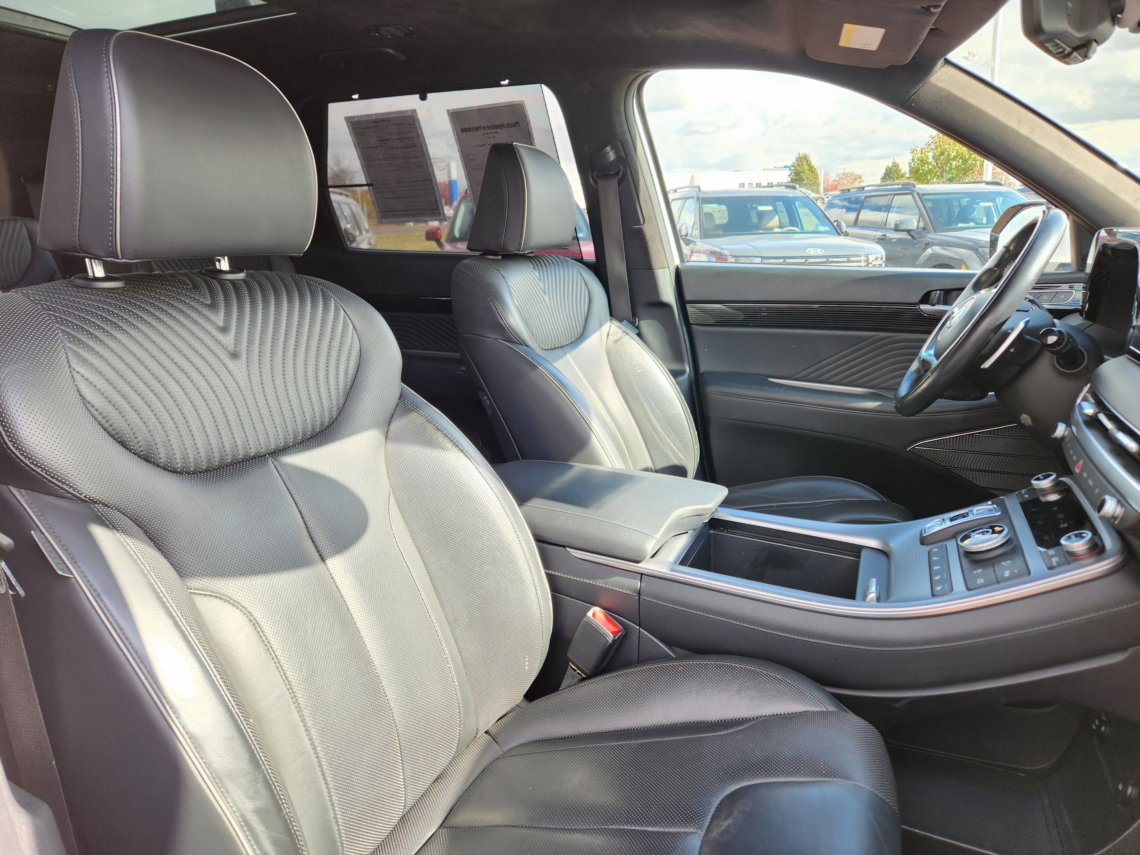Used 2023 Hyundai Palisade Calligraphy image 17