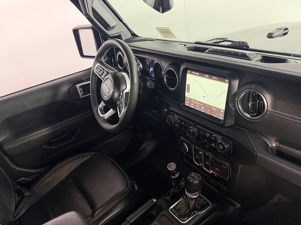Used 2023 Jeep Wrangler Unlimited Sahara w/ Cold Weather Group AWD/4WD image 32