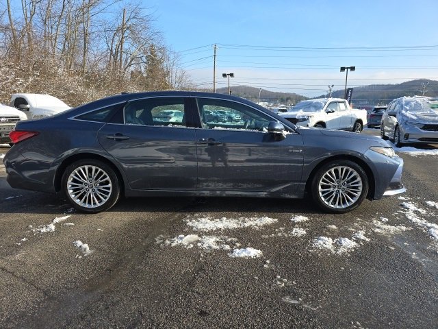 Used 2019 Toyota Avalon Limited image 6
