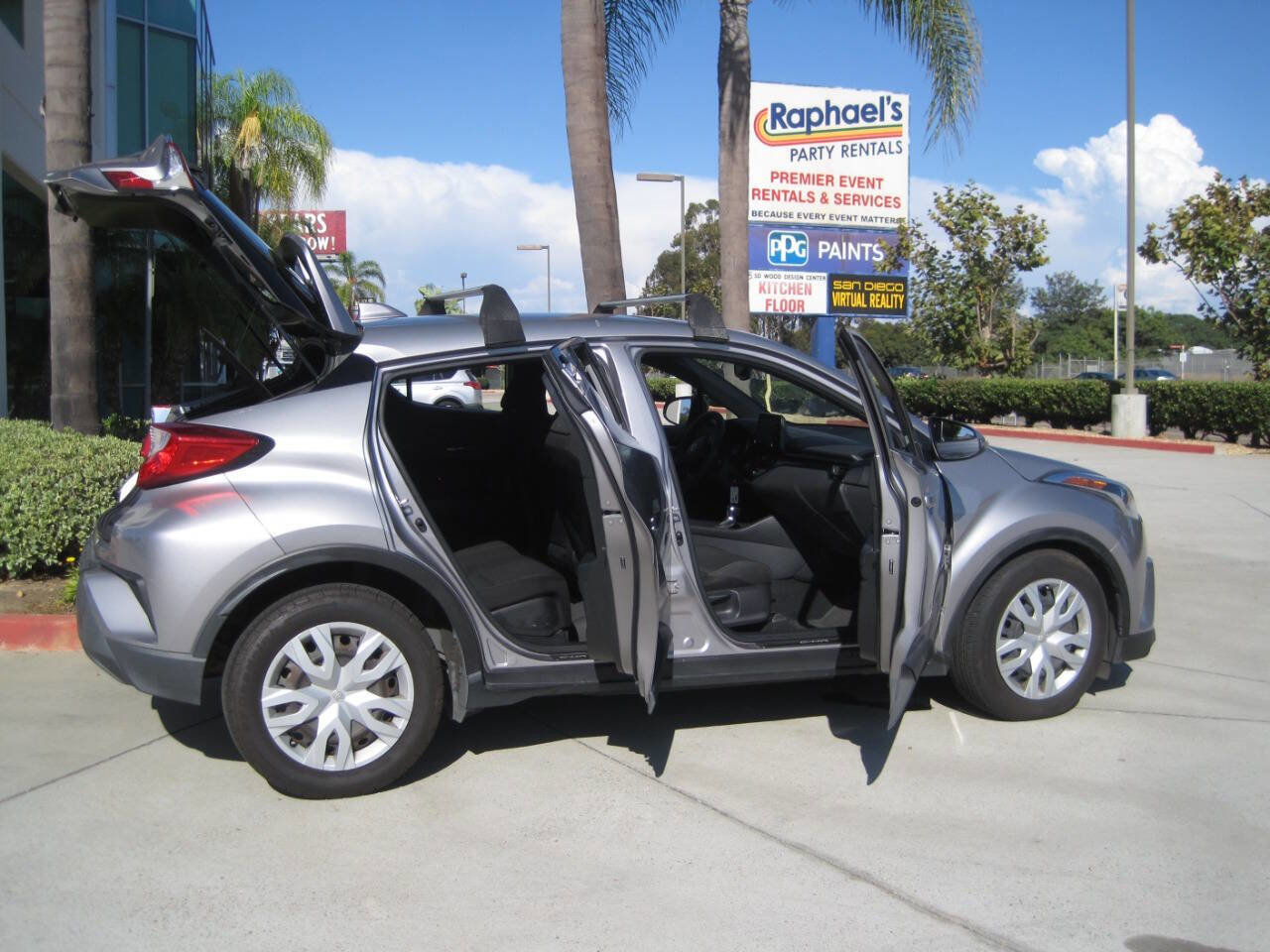 Used 2019 Toyota C-HR LE image 26