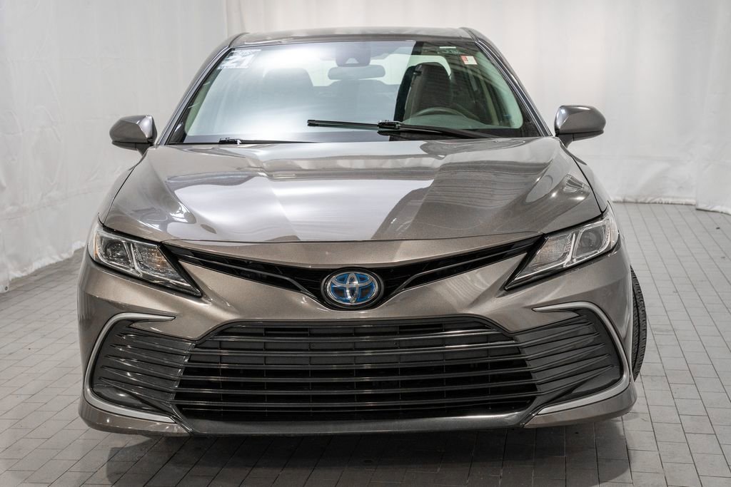 Used 2021 Toyota Camry LE image 2