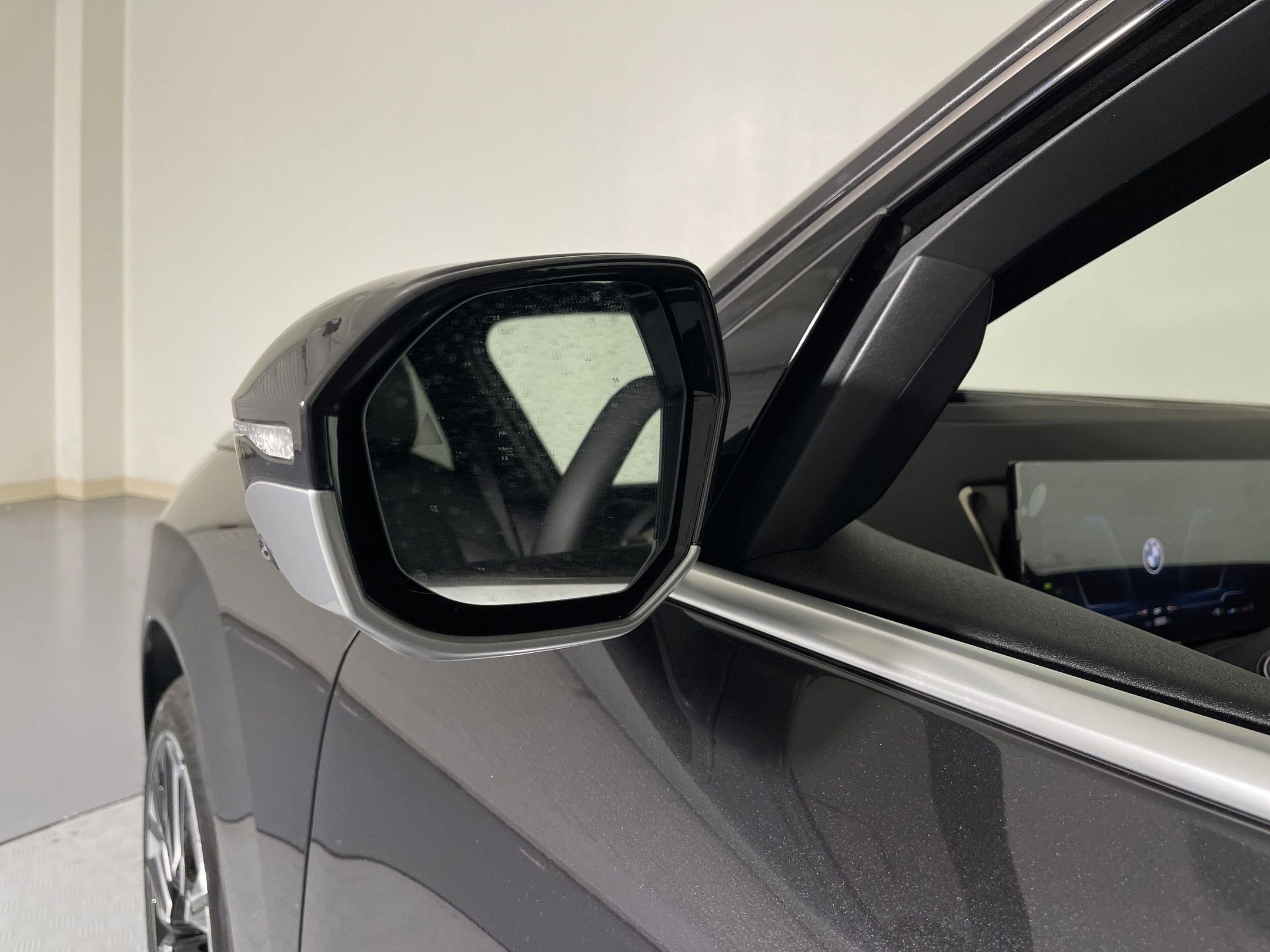 Used 2025 BMW X3 xDrive30i w/ Premium Package image 23