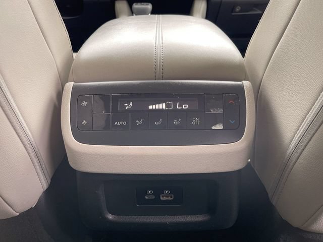 Used 2023 Nissan Pathfinder SL AWD/4WD image 22