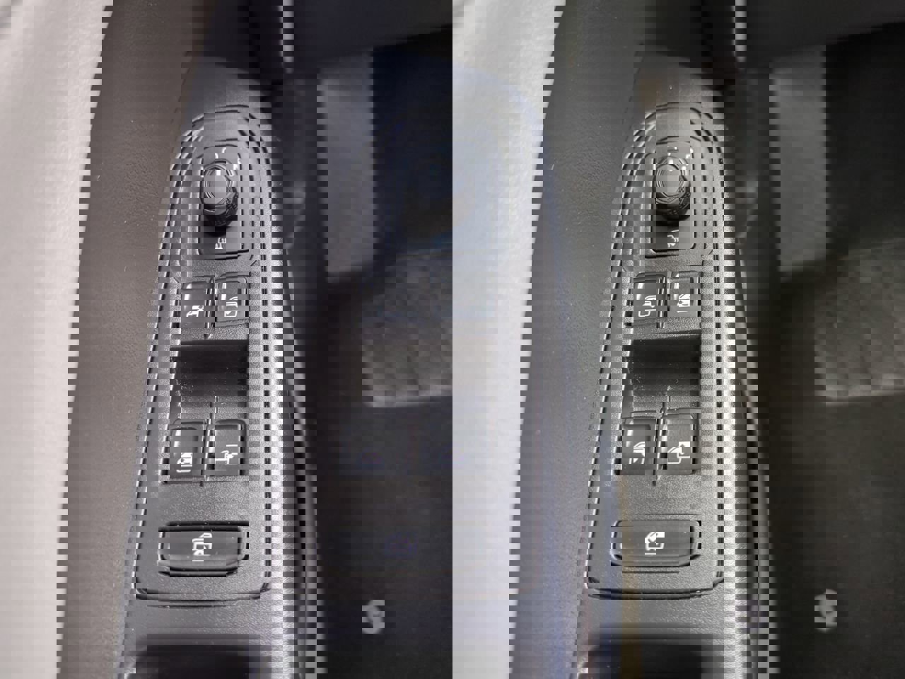 Used 2024 Volkswagen Taos SE image 24