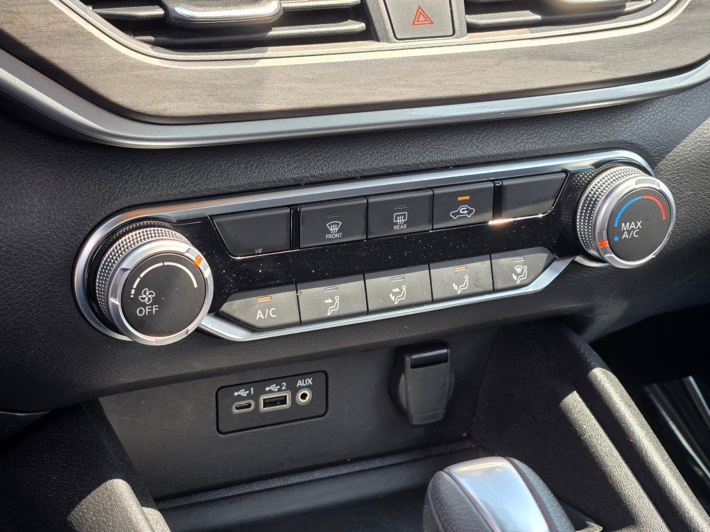Used 2025 Nissan Altima 2.5 SV FWD image 25