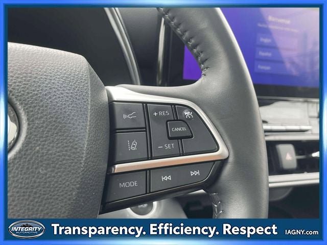 Used 2024 Toyota Highlander Platinum FWD image 24